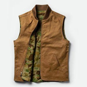 The Able Vest in Reversible Arid Camo